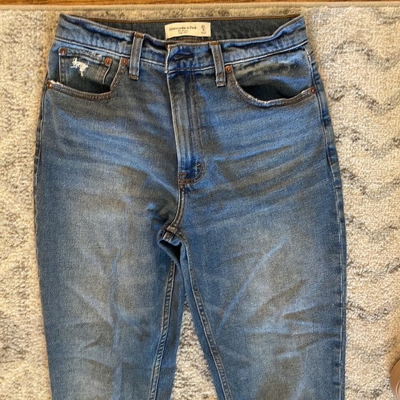 Abercrombie & Fitch - The Skinny High Rise Split Hem Jean - 27L - Picture 4 of 8